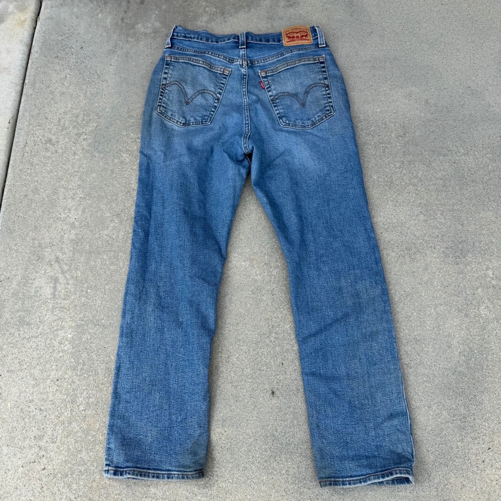 Levi's Wedgie Straight Jeans Size 30 Medium Wash Blue Button Fly Denim Pants